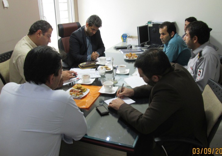 جلسه هم اندیشی هیأت رئیسه و کمیته تخصصی مکانیک دفتر نمایندگی با شهرداری محمودآباد
