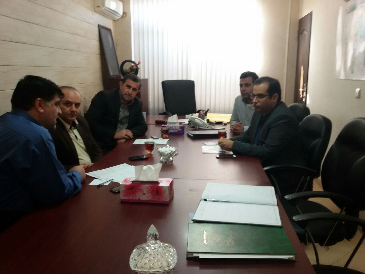 برگزاری جلسه هم اندیشی هیأت رئیسه دفتر نمایندگی با بخشداری و شورای بخش شهرستان عباس آباد
