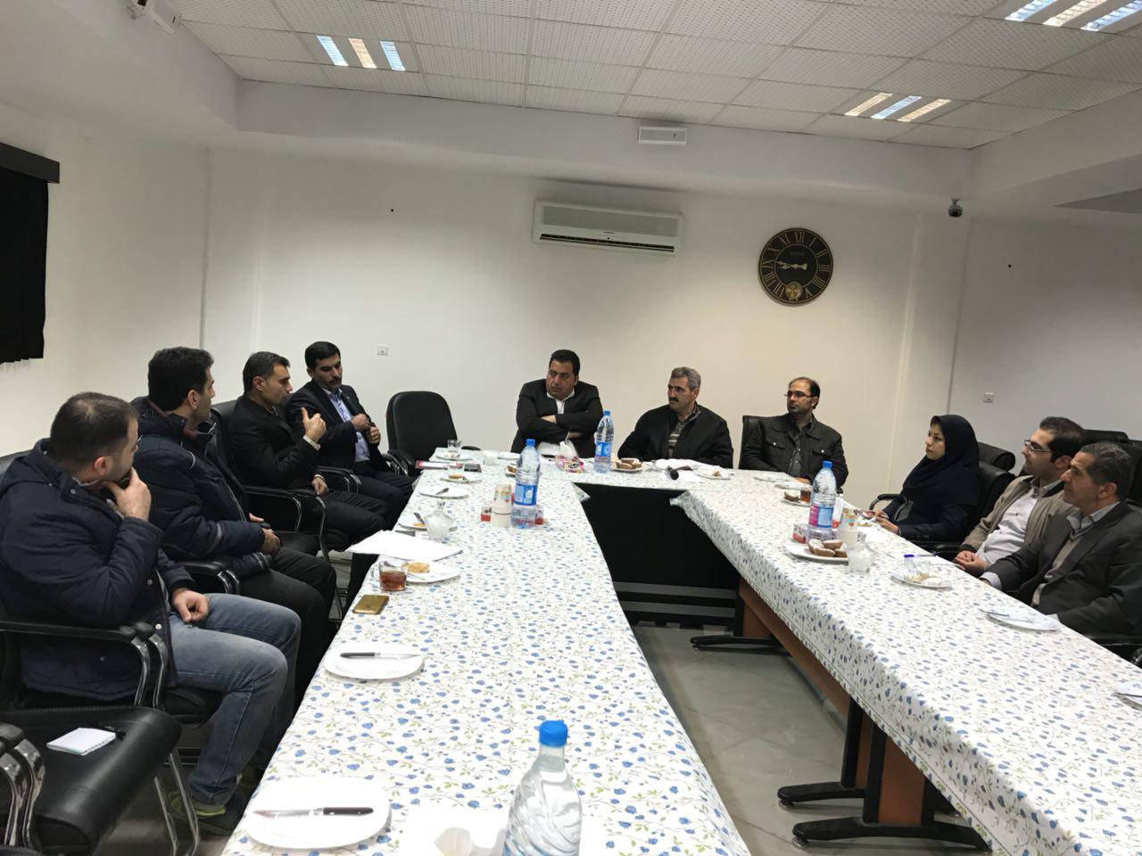 جلسه هم اندیشی هیات رئیسه و گروه تخصصی مکانیک با رئیس سازمان آتش نشانی بهشهر